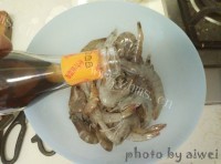 美味的蒜蓉虾做法图解3)