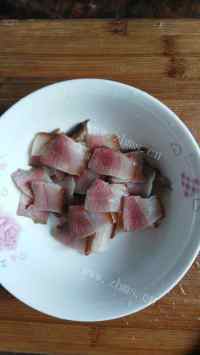 家乡风味腊肉炒酸四季豆做法图解4)