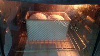 色味俱佳的黑芝麻吐司做法图解10)