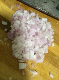 香爽的土豆大肉水饺做法图解3)