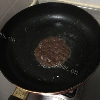 自制牛肉汉堡做法图解14)