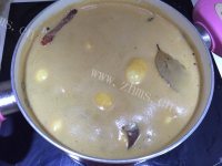 美味的啤酒香卤蛋做法图解7)