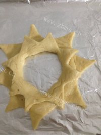 简易花瓣面包做法图解6)