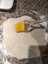 自制葱香手抓饼做法图解6)