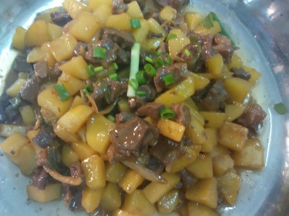 家常牛肉土豆煲