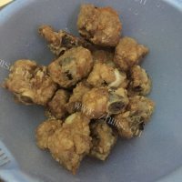 美味佳肴般的酸甜排骨做法图解2)