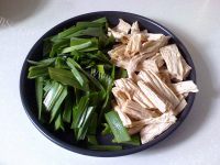家常菜腐竹炒肉片做法图解2)