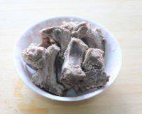 口感极佳的花生排骨汤做法图解4)