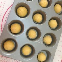 自制胡萝卜小餐包做法图解4)