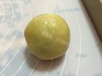 美味的椒盐五仁月饼做法图解7)