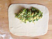 「DIY美食」茼蒿海米小煎卷的做法图解三