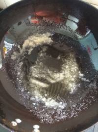 满口清香的红烧鸡爪做法图解4)