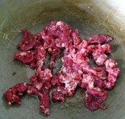 好吃的酸笋炒牛肉做法图解3)