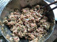 美味的梅菜蒸肉饼做法图解6)