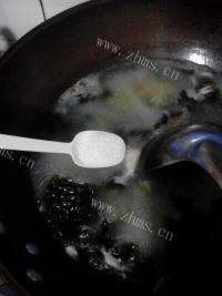 简易的紫菜蛋花汤做法图解5)
