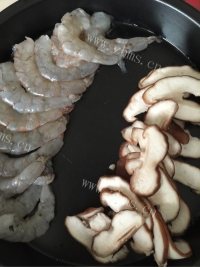 好吃的 鲜虾香菇披萨做法图解3)