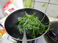 家常菜韭菜炒千张做法图解3)