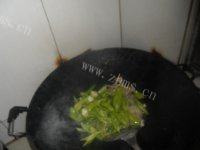 让人怀念的平菇炒肉做法图解6)