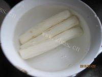 美味早餐山药萝卜粥做法图解3)