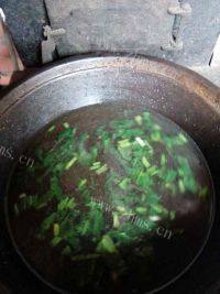 美味的菠菜鸡蛋汤做法图解3)