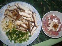 口感饱满的香菇炒猪肉做法图解1)