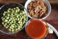 家常辣白菜炒青豆做法图解1)