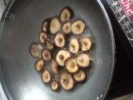 热腾腾的香菇青菜做法图解9)
