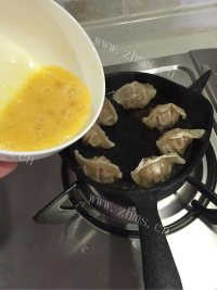 简单的抱蛋煎饺做法图解3)