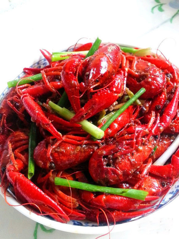 好吃的麻辣小龙虾