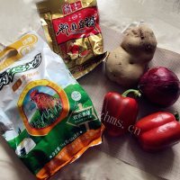 家常菜土豆炖鸡肉做法图解1)