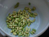 青椒炒毛豆自制做法图解1)