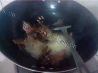家常菜蒜苗炒腊肉做法图解12)