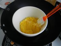 不错的椰香奶黄馅冰皮月饼做法图解14)