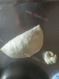记忆中的韭菜盒子做法图解12)