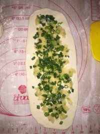 自制葱油饼做法图解8)