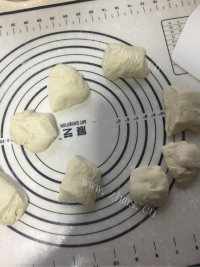 美味的酸奶蜂蜜牛角包做法图解2)