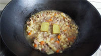 色味俱佳的肉丁杂蔬咖喱饭做法图解8)