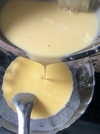 美味营养的榴莲千层蛋糕做法图解7)