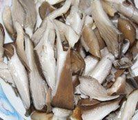 美味的鸡腿炖蘑菇做法图解8)
