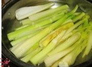 西芹炒豆干做法图解2)