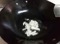 香喷喷的土豆丝炒肉做法图解3)