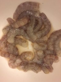 新鲜的海鲜土豆煲仔饭做法图解2)