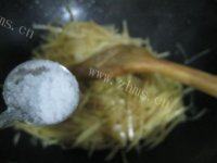 软嫩的素炒土豆丝做法图解6)