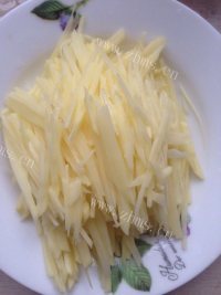 香喷喷的酸辣土豆丝做法图解3)