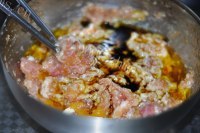 东北酸菜馅肉包子做法图解10)