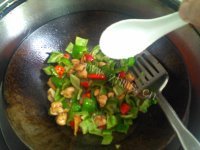 家常菜青椒鸡丁做法图解10)