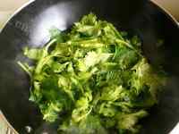 家常芹菜叶炖豆腐做法图解3)