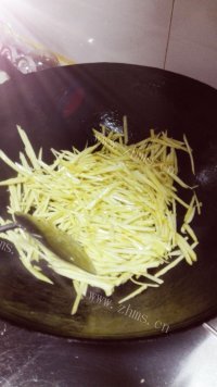 家常菜茭白炒毛豆做法图解3)