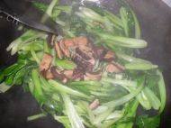清淡的香菇青菜做法图解4)