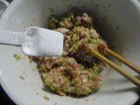 甘脆的白菜猪肉饺子做法图解5)